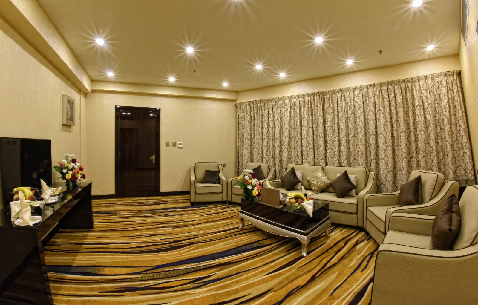 Junior King Bed suite